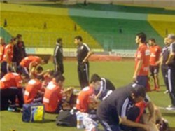 تفاصيل الاعتداء على حافلة الأهلي المصري في الجزائر