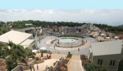 حزب الله يكشف عن معلم سياحي يقع فوق مقر قيادة عسكرية على عمق 70 مترا