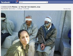 مجندة "اسرائيلية" تنشر صور"استمتاعها"باهانة معتقلين فلسطينيين
