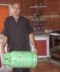 مواطن في إربد يكتشف بأن اسطوانة الغاز لديه معبأة هواء مضغوطا