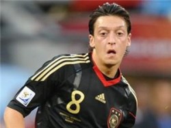 مورينيو : ما دفعه الريال لضم "أوزيل" أقل بكثير من قيمته الحقيقية