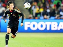 رغم إنتقاله للريال..أوزيل يعترف بعشقه وولعه ببرشلونة