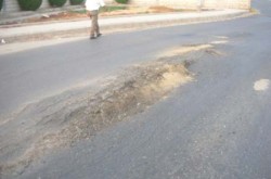 متعهد حفريات يعطل توزيع المياه لمناطق في عمان