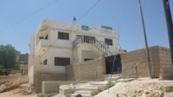 مدرسة عاصم بن ثابت بوادي موسى تشكل خطورة على حياة الطلاب