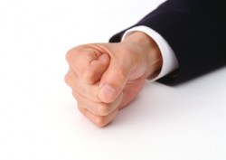 في الاردن ..قطعت يده و بعد 15 ساعة عادت الى مكانها !