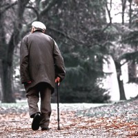 مراكز حقوقية تتلقى شكاوى بانتهاك حقوق كبار السن في دور الرعاية