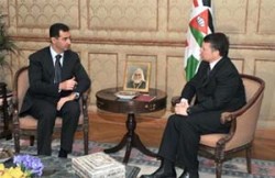 الملك يزور دمشق ويبحث مع الأسد "جهود تحقيق السلام"