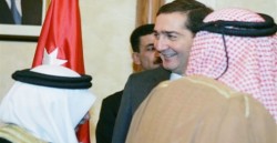 "الجزيرة نت": الحكومة تحاول "إطفاء حرائق" الأزمات قبل الانتخابات