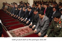 الملك يشارك جموع المصلين صلاة عيد الفطر السعيد في العقبة