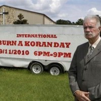 ابنة القس "جونز": والدي مجنون ولا يعقل ما يفعل