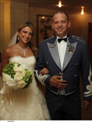 الملك والملكة يحضران حفل العشاء الذي اقيم بمناسبة زفاف الامير فيصل