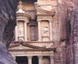 مجلة فرنسية: الأردن بلد للتسامح والحوار ولقاء الحضارات والثقافات