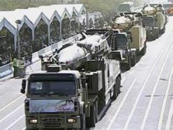 مقتل وإصابة 29 في انفجار استهدف عرضا عسكريا شمال غرب إيران