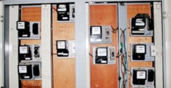 الحكومة تدرس رفع أسعار الكهرباء