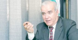 المعاني مهاجما مدرسي جامعات حكومية:" ما كان يجب أن يعبروا من أبوابها "