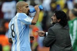 مارادونا: سأهب حياتي كي أعود لتدريب الأرجنتين