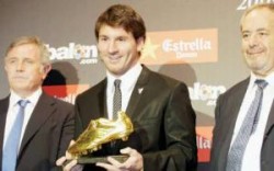 ميسي : أنا ممتن لزملائي وارغب بالبقاء في برشلونة كل عمري