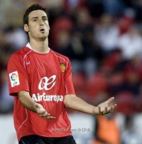 هدف ادوريز يقود بلنسية للاحتفاظ بصدارة الدوري الاسباني