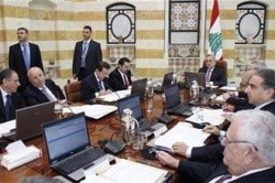 وزراء حركة "أمل" يعلنون تعليق مشاركتهم في الحكومة اللبنانية