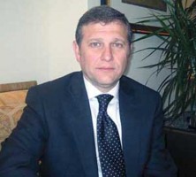 وسط اختلاف حول القرار..الإيراني: إقرار تحرير سوق المحروقات قريبا