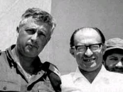 عميل لبناني لإسرائيل يحكي قصته مع الخيانة وكيف تحول إلى كلب!!