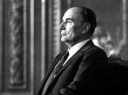 الكشف عن تورط الرئيس الفرنسي الراحل ميتران في قطع رؤوس جزائريين