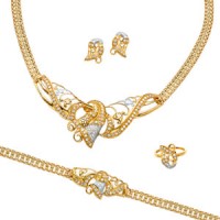 سيدة تسرق مصاغ فتاة كفيفة لحظة وفاة والدتها