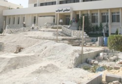 تحويل مدخل مجلس النواب إلى حديقة وافتتاح موقف السيارات