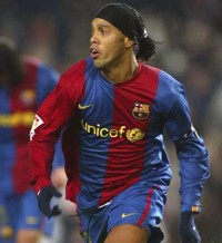 لابورتا أمر بالتجسس على بيكيه ورونالدينيو وإيتو