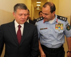 الملك يزور مركز القيادة والسيطرة في الامن العام