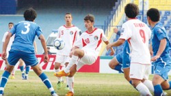 منتخبنا يخطف نقطة ثمينة من أوزبكستان