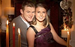 روني يغسل همومه العائلية على شاطئ برج العرب بدبي