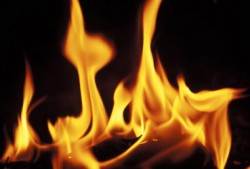 حرق مقر انتخابي لمترشح في الرمثا