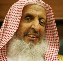 فتوى سعودية: عمل المرأة " كاشيرة" حرام