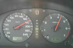 سائق يسجل مخالفات بقيمة 11 ألف دولار في 5 دقائق