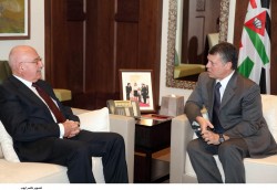 الملك يستقبل وزير الخارجية الهنغاري