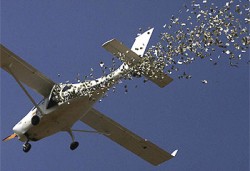 إطلاق نار على طائرة في لواء المزار الجنوبي ترمي منشورات ضد أحد المترشحين