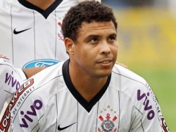 البرازيلي رونالدو " لص بنوك"