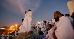 الحجاج يتوجهون إلى منى في يوم التروية