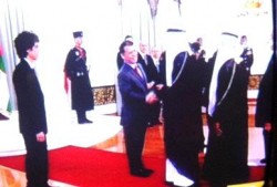 الملك يشارك جموع المصلين تأدية صلاة عيد الأضحى ويستقبل المهنئين ..