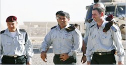 موقع إسرائيلي يفضح تفاصيل 200 ضابط وجندي إسرائيلي ارتكبوا جرائم حرب