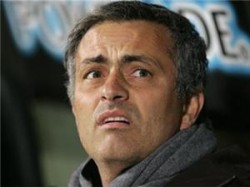 العقوبات في انتظار مورينيو ومدرب خيخون بعد تصريحاتهم المسيئة