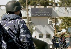 سجناء التنظيمات الاسلامية في الجويدة ينفذون اضرابا عن الطعام