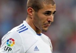 يوفنتوس يسعى للتعاقد مع بنزيمه