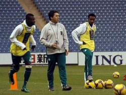 بسيرو يمنع لاعبي المنتخب السعودي من تناول "الكبسة"