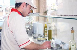 المطاعم الشعبية ترفع اسعار بعض الأصناف بنسبة 10%