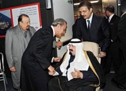 العاهل السعودي يخضع لعملية جراحية جديدة لتثبيت فقرات بالعمود الفقري