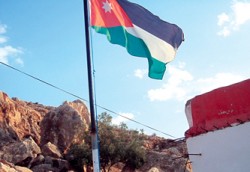 اهالي بلدة ام عياش يطالبون برصد ظاهرة انتشار السرطان بين نسائهم