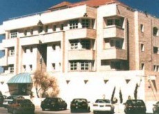 "اسرائيل" ترجح وقوف "حزب الله" وراء الهجوم على سفارتها بالأردن