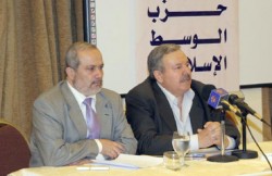 "الوسط الاسلامي" يتراجع عن حل نفسه